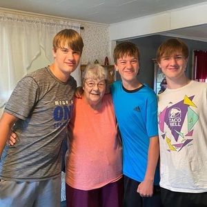 Meet your Posher, Tina